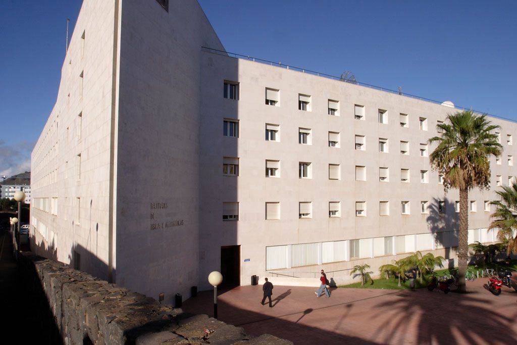 Edificio de la Sección de Matemáticas de la ULL.