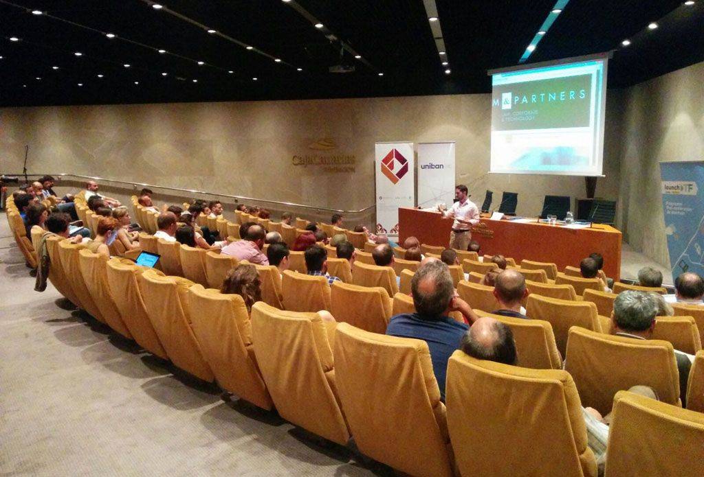 Imagen de la sesión de presentación de UNIBAN.