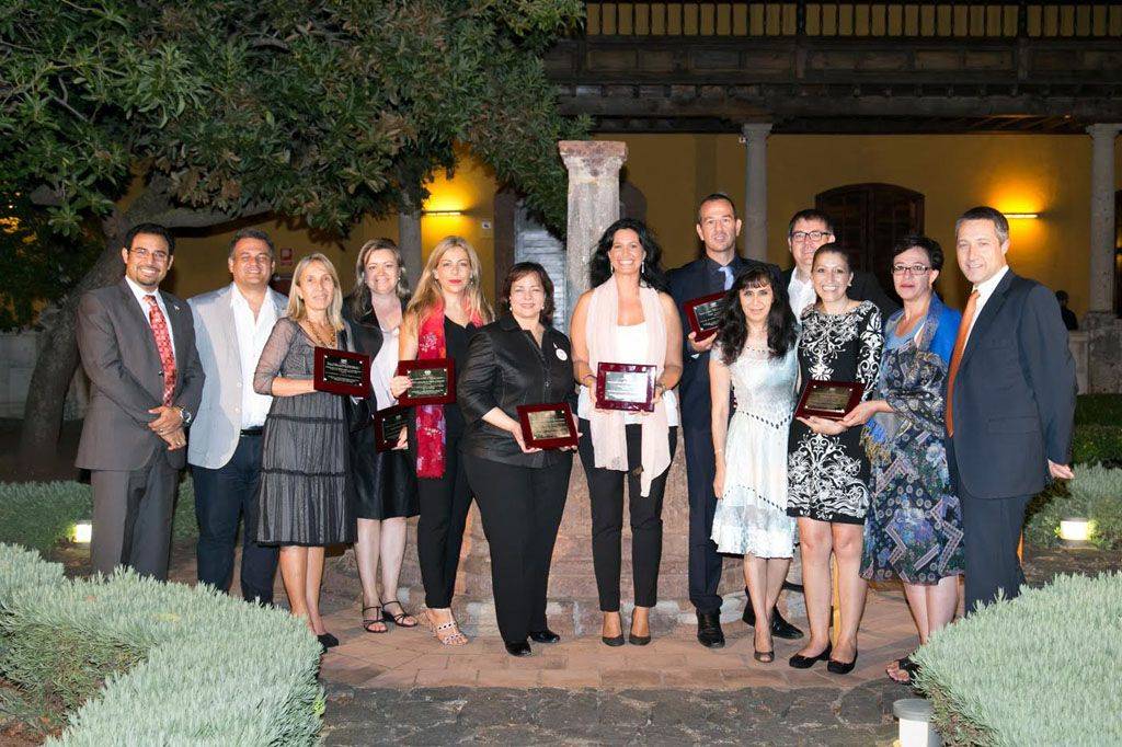 Foto de grupo de las personas premiadas durante el congreso Novagob.
