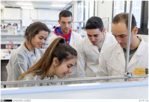 Imagen de una sesión anteriro de 'Acércate a la Química'