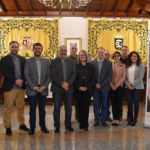 Representantes académicos y municipales durante la presentación de los cursos de extensión universitaria 2017