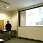 El profesor durante su intervención