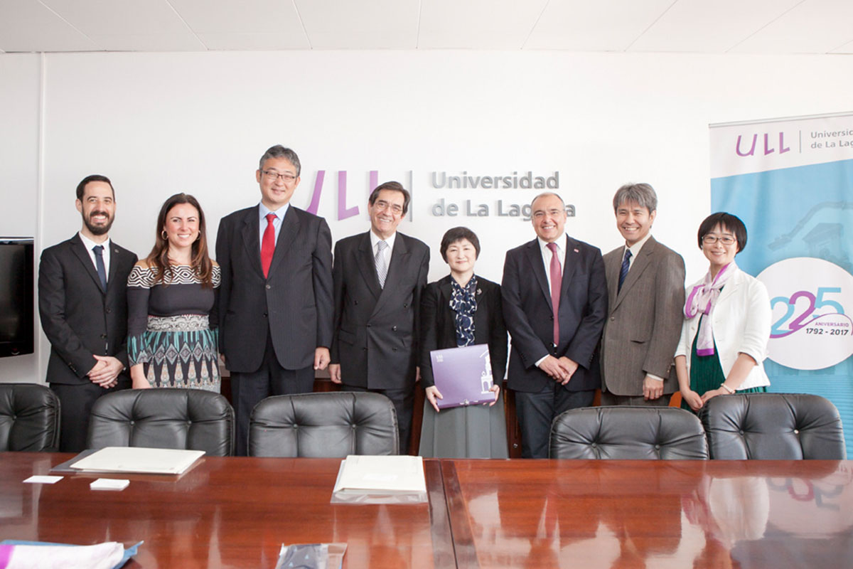 Convenio con universidades de Japón