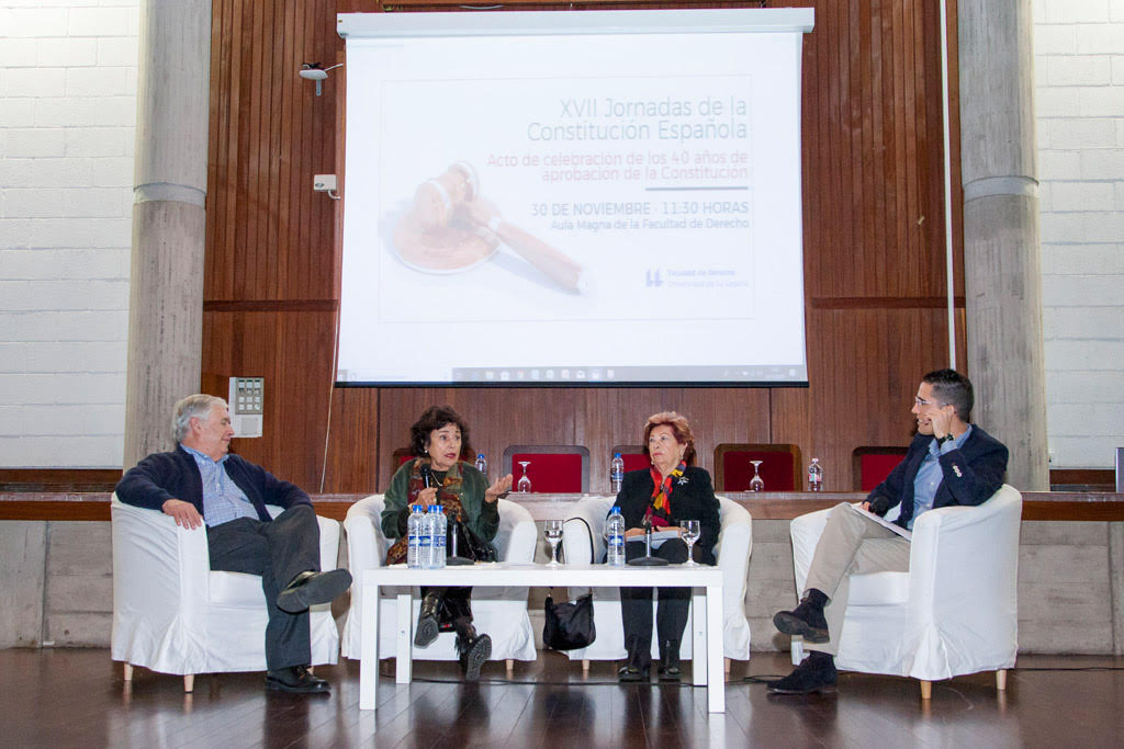 Imagen de los invitados a la mesa redonda de las XVII Jornadas de la Constitución Española