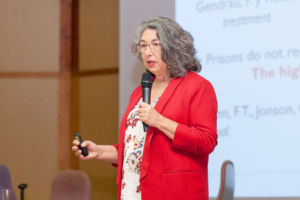 Foto de la catedrática Ana Mª Martín