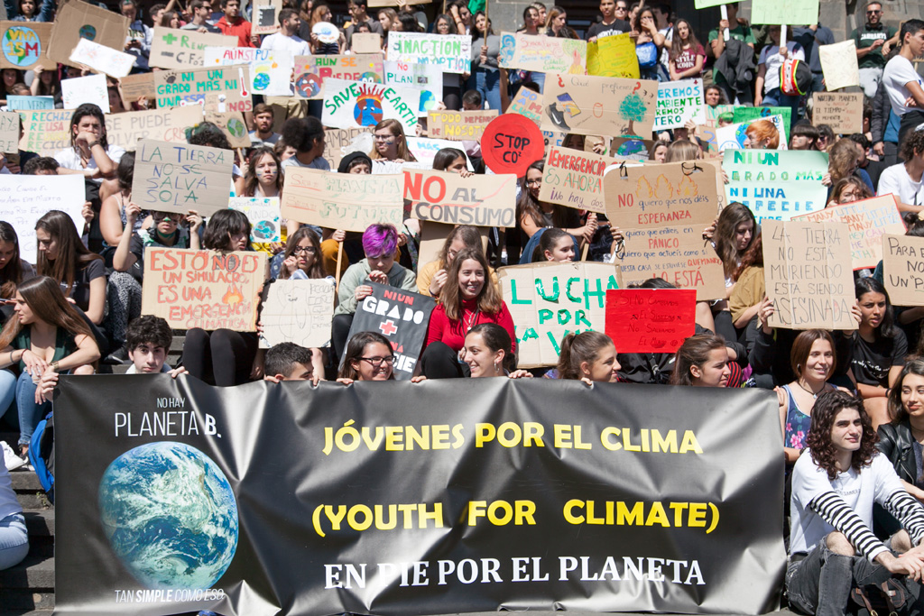Foto de los estudiantes en la manifestación en contra del cambio climático