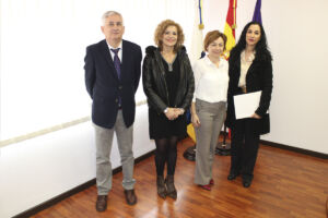 El vicedecano, Alexis Oliva; la secretaria general, Elvira Afonso; la rectora, Rosa Aguilar; y la decana, Susana Abdalá, tras la toma de posesión.