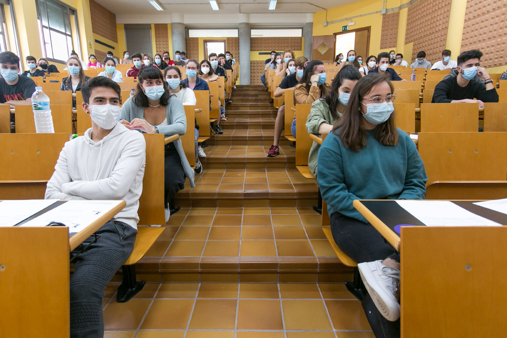 Estudiantes que relaizaron los exámenes de la EBAU en el Campus de Anchieta