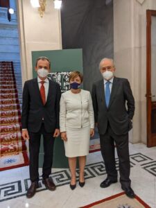 De izquierda a derecha, Pedro Duque, Rosa Aguilar y Santiago Muñoz.