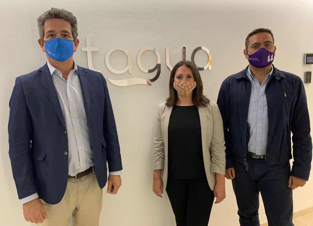 De izquierda a derecha ( Luis González, CEO de Tagua, y Noelia Cruz y Juan Carlos Santamarta, del grupo INGENIA.