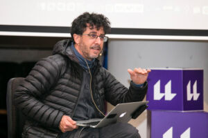 Emilio Morenatti durante su intervención en la ULL.
