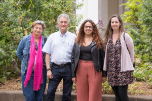 Mª José Guerra Palmero, Carla González Cruz y Raquel de la Cruz Modino, del proyecto LIFE Garachico, junto a José Pascual, del proyecto FoodE.