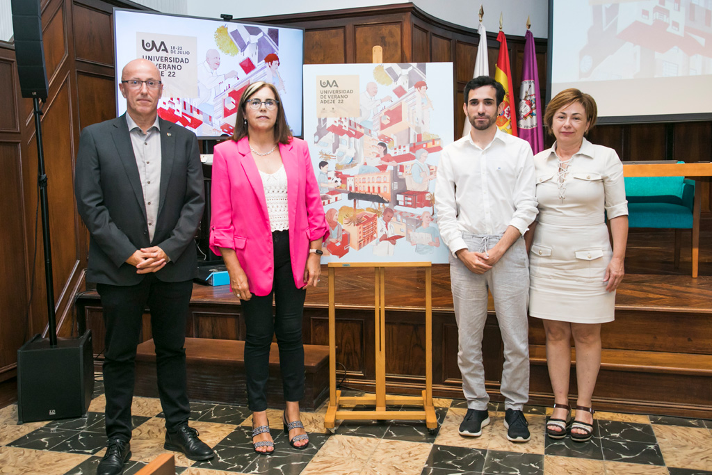El vicerrector de Cultura y Participación Social, la concejala de Cultura, el autor del cartel y la rectora, al término de la presentación de la Universidad de Verano de Adeje 2022.
