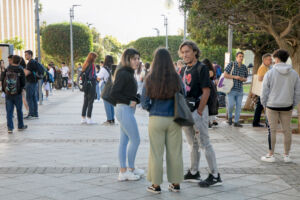 Imagen de los momentos previos a los exámenes de la EBAU de julio de 2022.