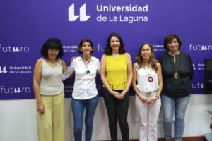 Pié de foto: María del Carmen Marrero, Gabriela Fabbro, Lidia Cabrera, Patricia Delponti y Carmen Rodríguez.