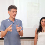 Edgar González Salzmann y Lupita Rodríguez durante el inicio del taller en el Campus de Guajara.