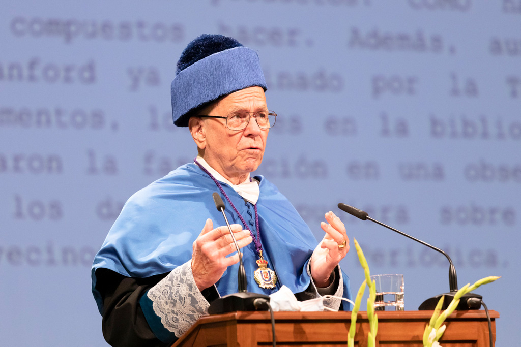 Sharpless durante su discurso de aceptación del doctorado Honoris Causa por la Universidad de La Laguna en abril de 2022.