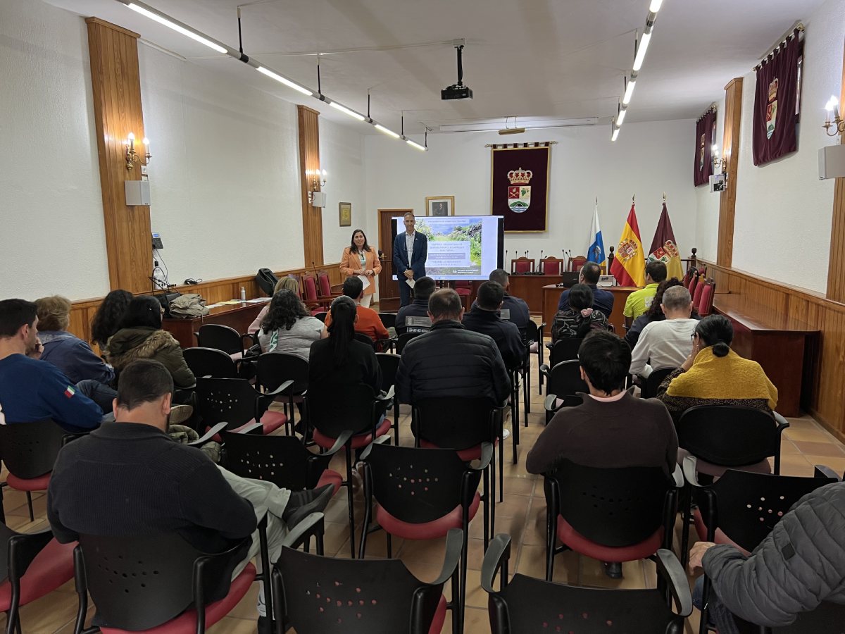 Seminario sobre custodia comunitaria de caminos para el desarrollo territorial en la Villa de Mazo
