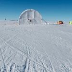 Campamento HWD-2B, situado a 350 km del borde del hielo del Mar de Ross en la Antártida donde se detectó por primera vez la existencia de este grupo de bacterias oxidadoras del azufre.