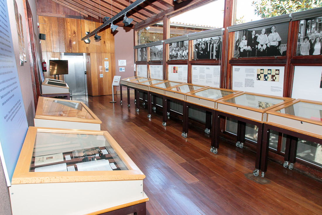 Vista de la exposición sobre Javier Muguerza ubicada en la sede de la UNED en La Laguna.
