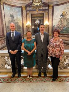 El director de Programación de Casa América, Luis Prado; la vicerrectora de Internacionalización,  Inmaculada González; el director general de Casa América, Enrique Ojeda; y la directora de secretariado de la ULL, Carmen Ascanio. 