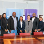 Imagen de grupo de la vicerrectora de Cultura y Extensión Universitaria y los alcaldes y alcaldesas de República Dominicana participantes en este foro.