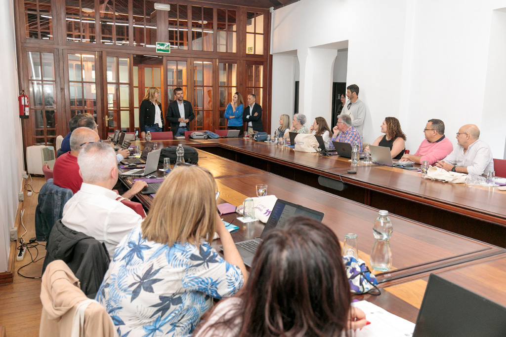 Imagen de la reunión celebrada en las dependencias de la calle Viana 50.