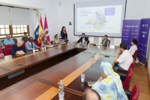 La presentación se desarrolló en la sede universitaria de la calle Viana, 50 de La Laguna.