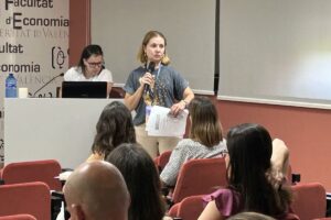 María Gabino y Aura García durante la presentación.