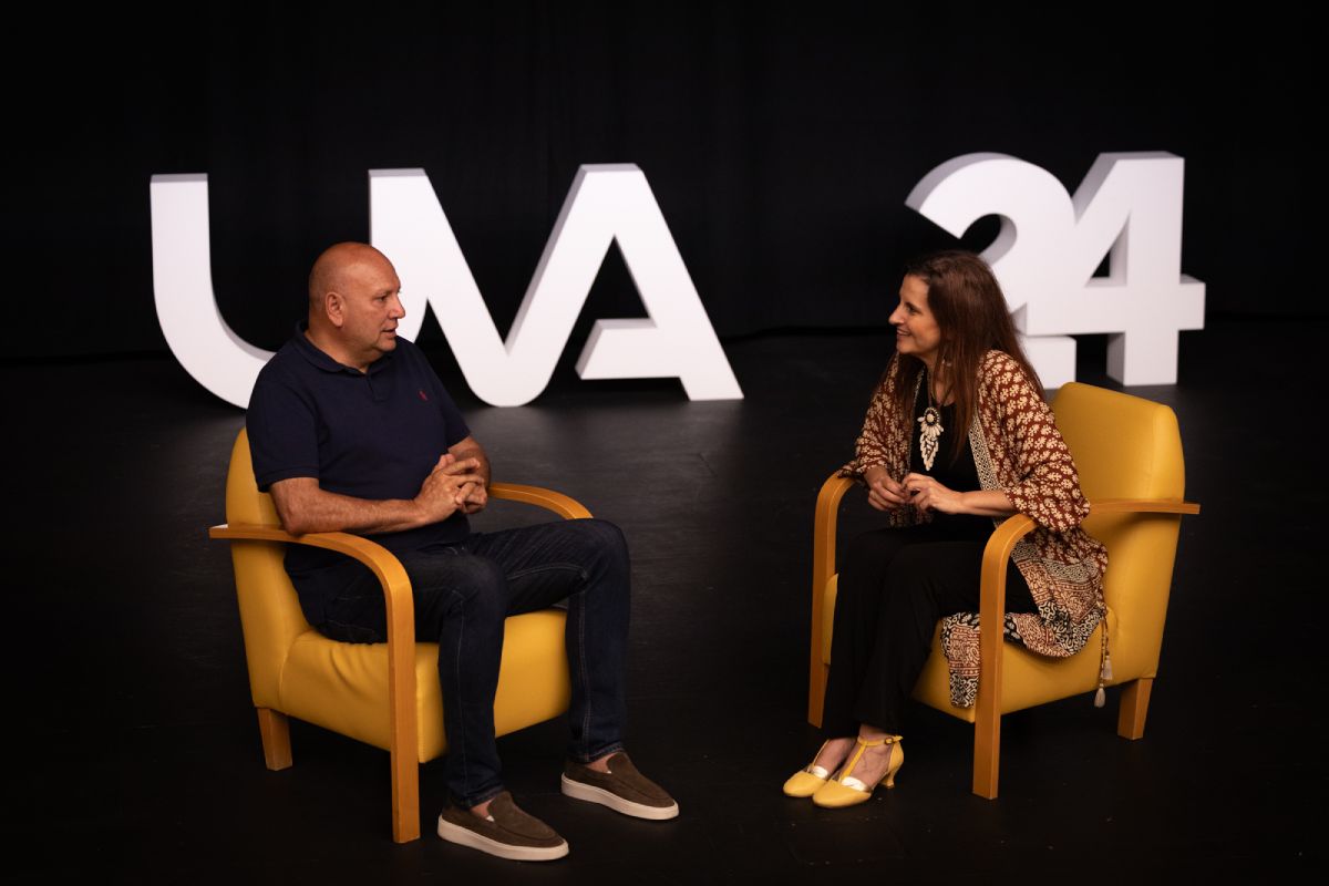 El concejal de Adeje, Adolfo Alonso, y la vicerrectora de la ULL, Isabel León, fotografiados en la sede de los cursos en 2024.Foto: Ayuntamiento de Adeje.