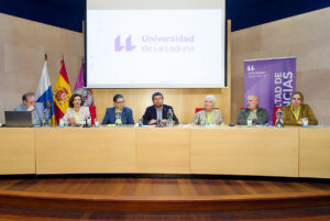 De izquierda a derecha: Jürgen Renn, Mª del Mar Afonso, Antonio Martinón, Francisco García, José Montesinos, Javier Medina y María Jesús Rodríguez.