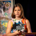 Victoria Ballesteros durante su ponencia, dictada en el Auditorio de Adeje.