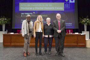 Ken Bugul, Londa Schiebinger, Amparo Moreno y Nicholas Peppas.