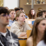 Estudiantes de nuevo ingreso en la Jornada de Bienvenida de la Facultad de Ciencias celebrada el lunes 8 de septiembre.