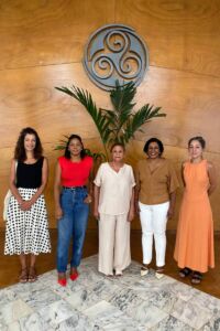 Reunión en la Universidad Jean Piaget.