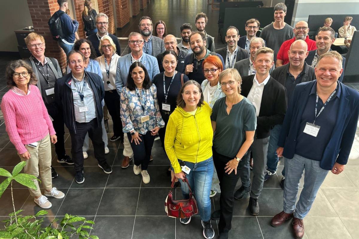 Imagen de los y las investigadoras participantes en este encuentro celebrado en Suecia, entre ellos los dos catedráticos de la ULL.