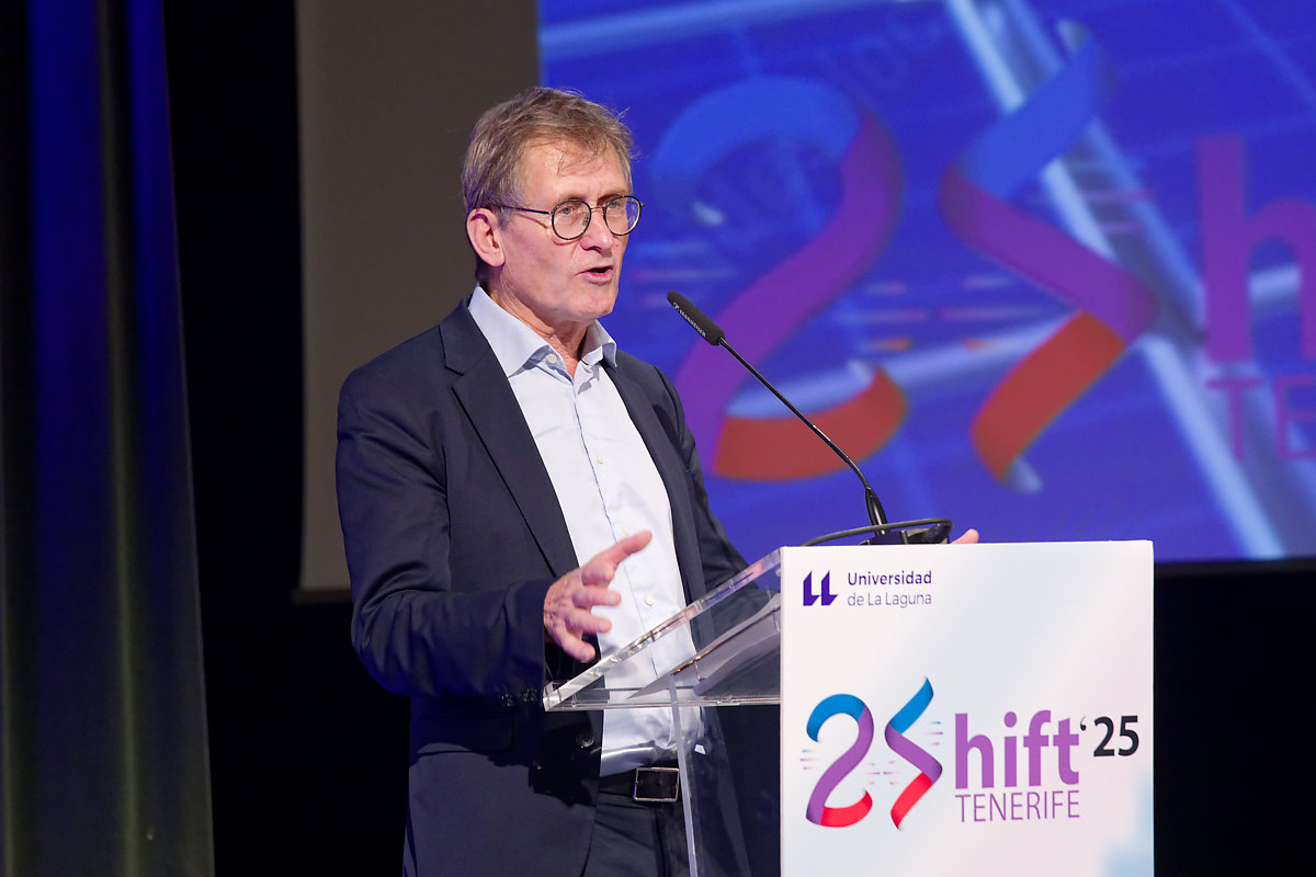 El químico Ben Feringa fue el encargado de abrir el congreso Shift25 sobre tecnologías de la luz.