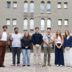 El equipo directivo de la nueva Delegación de Estudiates posa junto al decano de la Facultad de Humanidades, Javier Medina