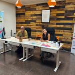 Móises Barreto y Nazaret González, técnicos de la Agencia Universitaria de Empleo, en las instalaciones de Guajara.