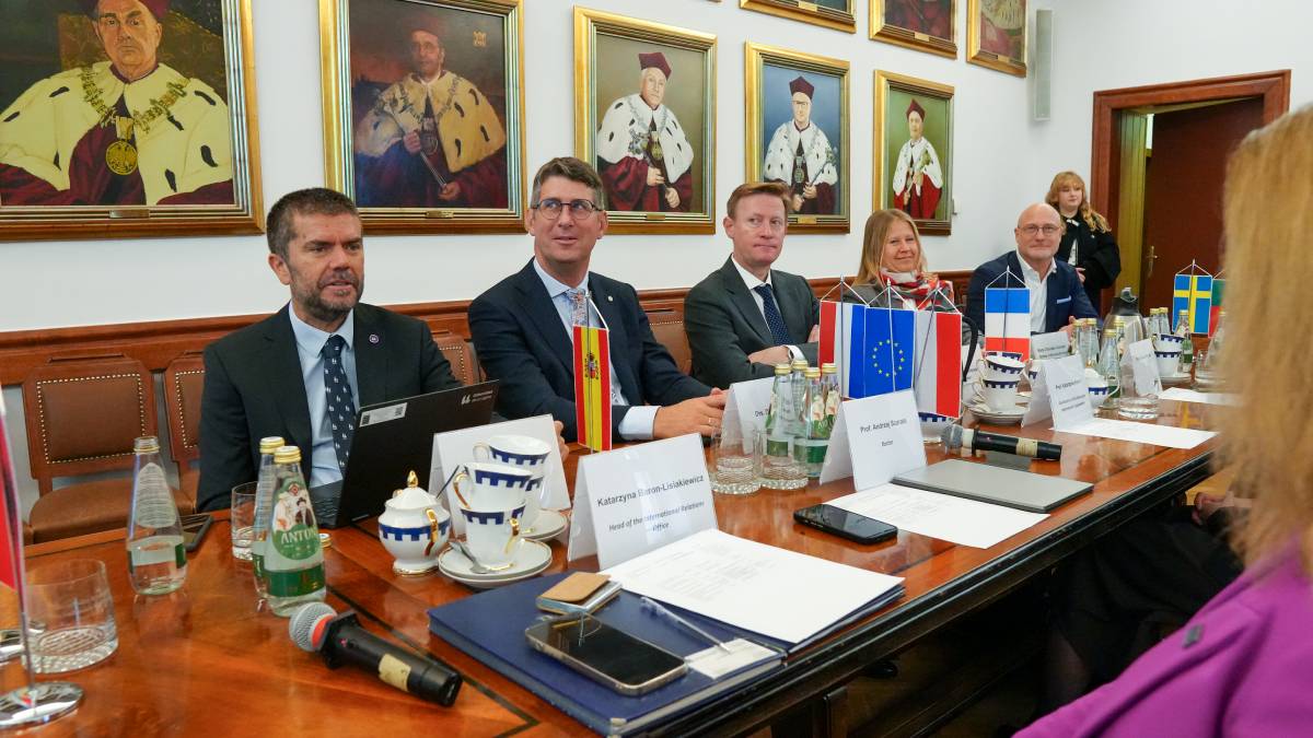 El rector de la ULL, el primero por la izquierda, participó en la reunión de la Comisión STARS EU, que congrega a los máximos dirigentes de las instituciones socias de esta alianza europea.