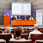 Mesa inaugural del congreso, con el director de secretariado Roberto González; el vicerrector, Antonio Aparicio; el decano, Javier Medina; y la subdirectora del instituto, Dolores Serrano.