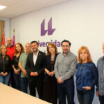 Imagen de grupo tras la firma del acuerdo.