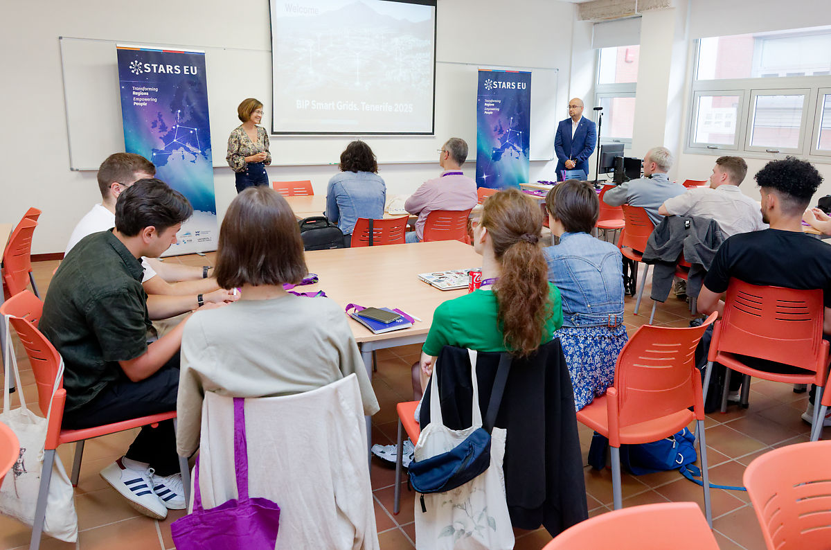 Imagen de archivo de un curso BIP sobre redes eléctricas inteligentes de STARS EU que acogió la ULL en mayo de 2025.
