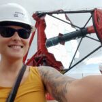 Mireia Nievas en uno de los telescopios ASTRI en el Observatorio del Teide