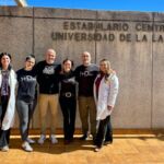 el equipo investigador de la ULL y la representación de ASDENT que visitó el Estabulario de la ULL para comprobar los avances realizados en el tratamiento de la Enfermedad de Dent.