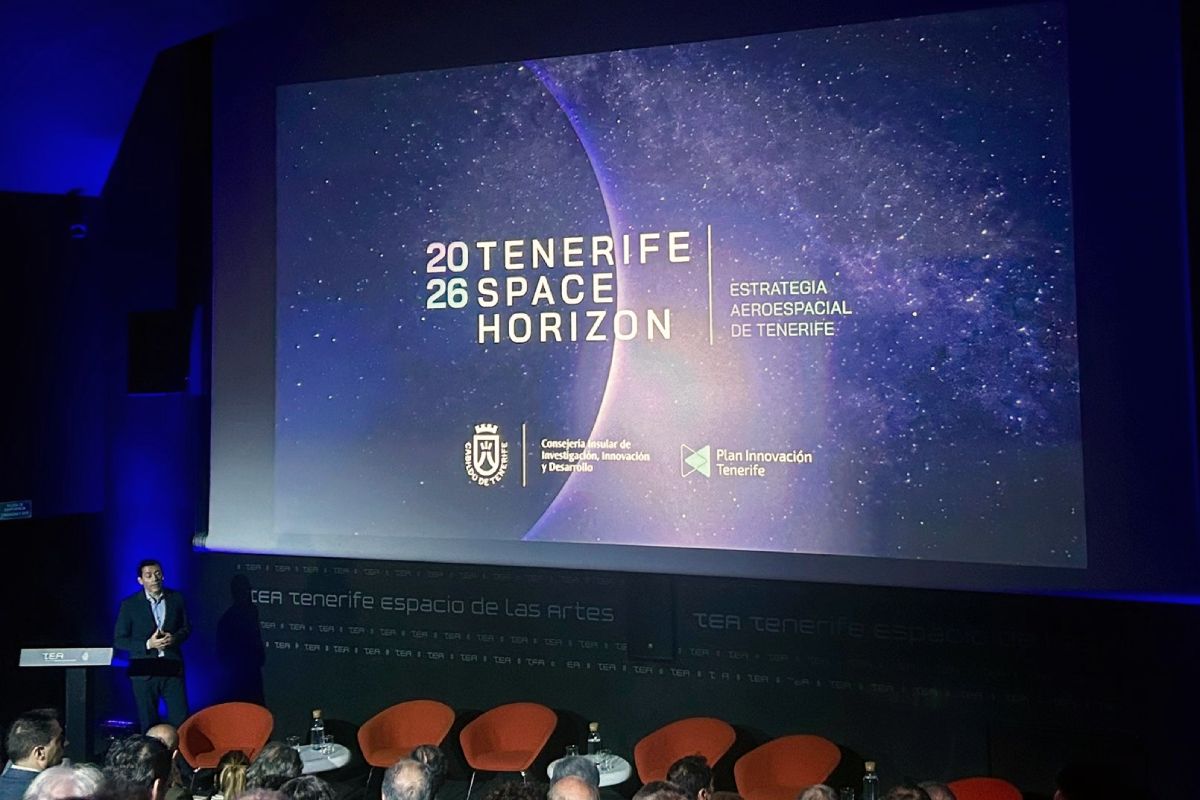 El consejero insular Juan José Martínez durante la presentación en TEA de la estrategia aeroespacial Tenerife Space Horizon (TSH).
