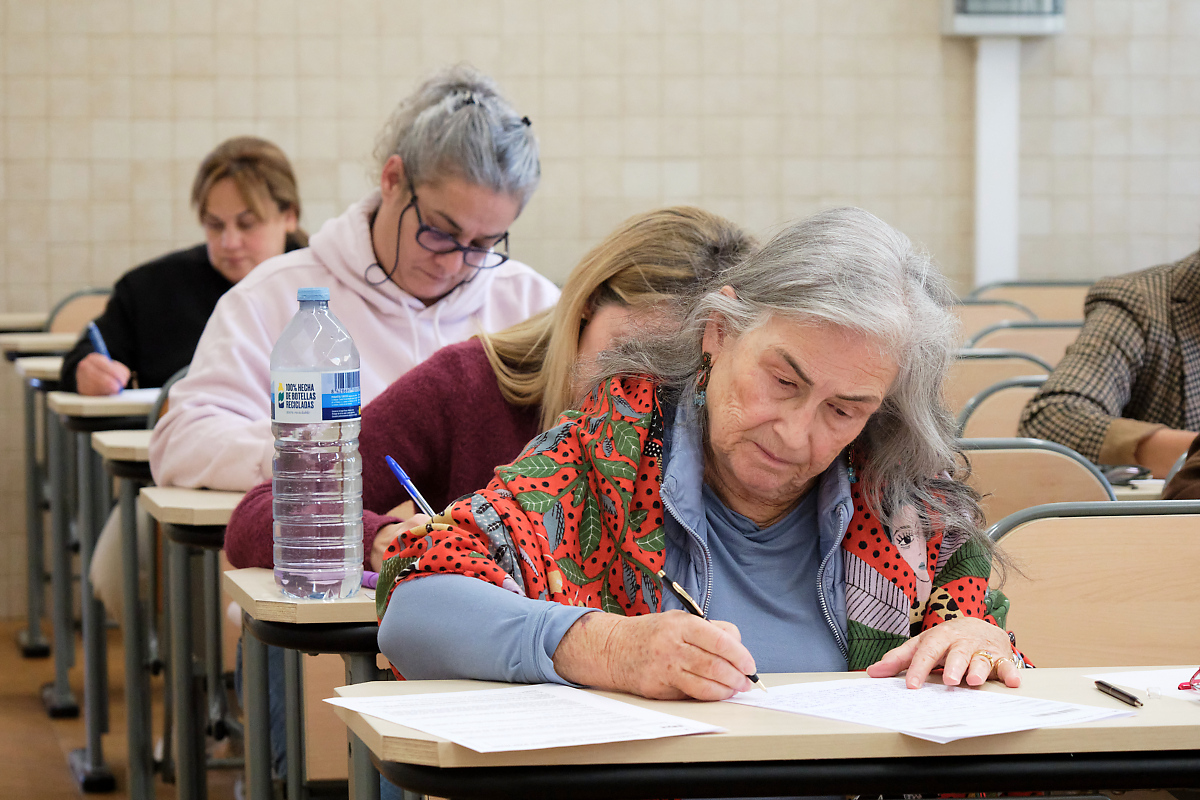 Imágenes de las pruebas de acceso para personas mayores de 25 y 45 años celebradas en el Campus de Guajara.