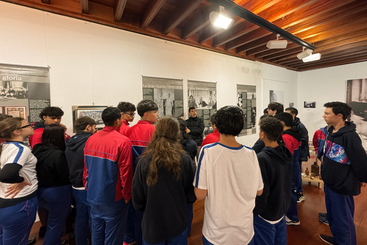 Imagen de una de las visitas escolares guiadas a esta muestra que albergó el antiguo convento de Santo Domingo (La Laguna) entre el 29 de enero y el 3 de marzo.