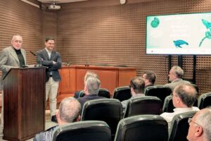 El vicerrector de la ULL durante su intervención.