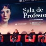 Imagen de una de las sesiones del ciclo de cine jurídico con presencia de la decana de la Facultad de Derecho, Dulce Cairós, como ponente.